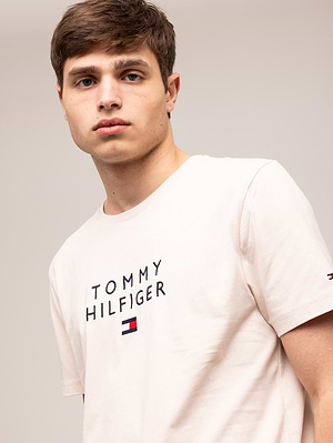 TOMMY HILFGIER cream t shirt  center logo חולצה בצבע קרם עם רקמת המותג בחזית