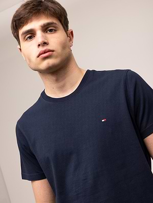 TOMMY HILFIGER basic navy shirt חולצת בייסיק בצבע נייבי עם לוגו קטן (EXTRA SLIM)