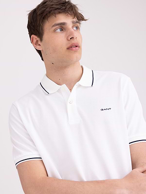 GANT polo white strip small logo  חולצת פולו בצבע לבן עם פס בצווארון
