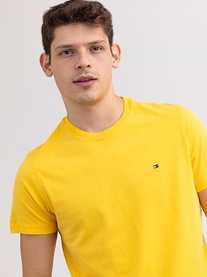 TOMMY HILFIGER yellow basic t shirt חולצת בייסיק בצבע צהוב עם לוגו קטן בצד (EXTRA SLIM) - L