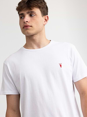 ALLSAINTS white small logo חולצה בצבע לבן לוגו קטן אדום