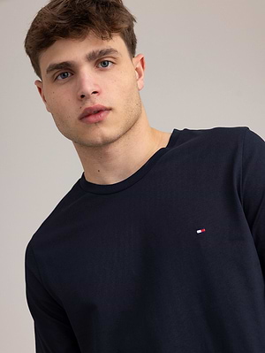 TOMMY HILFIGER navy logo sleeve t shirt long sleeve חולצה ארוכה בצבע נייבי עם לוגו רקמה לאורך השרוול - L