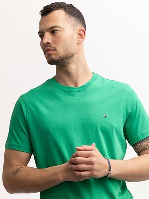 TOMMY HILFIGER rolex green t shirt חולצת בייסיק עם לוגו קטן בצבע ירוק רולקס (EXTRA SLIM)