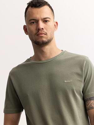 GANT green wash sunfaded pique t shirt small logo חולצת פיקה בצבע ירוק אבן
