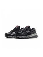 NEW BALANCE 9060 U9060BLK סניקרס בצבע שחור סוליה אפור לוגו אדום
