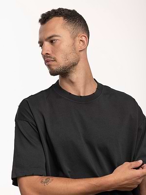 PALM MYKONOS black oversize t shirt חולצה אוברסייז בצבע שחור בייסיק עם קרעים (חלק מסט) - xl