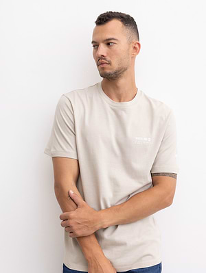 TIMBERLAND beige white t shirt חולצה בצבע בז' בהיר עם לוגו קטן בצד בלבן P-73