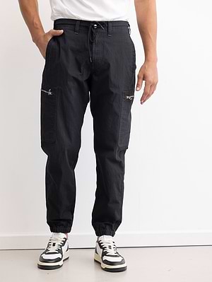 DIESEL jeans  דגמח בצבע שחור קלאסי