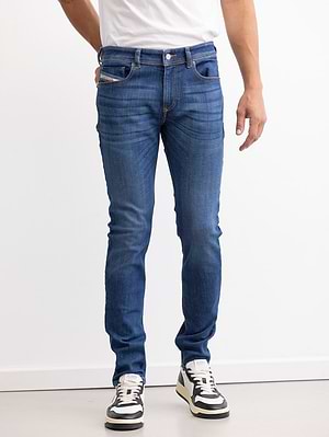 DIESEL jeans sleenkerגינס בצבע כחול קלאסי