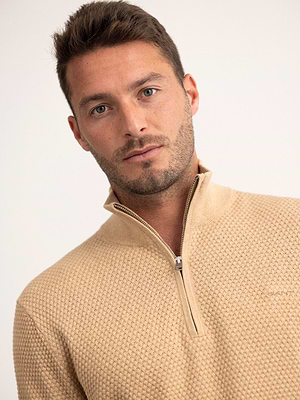 GANT textured cotton marino half zip סריג טקסטורה חצי רוכסן עם לוגו טון על טון בצבע בז'