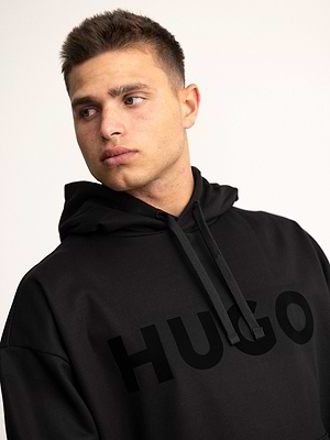 HUGO hoodie black on black logo קפוצון בצבע שחור עם לוגו הוגו טון על טון במרכז