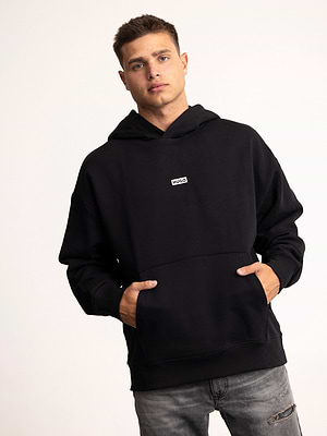 HUGO hoodie black center logo קפוצון בצבע שחור עם לוגו הוגו במרכז והדפס אחורי