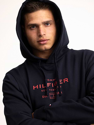 TOMMY HILFIGER navy red big logo קפוצון בצבע נייבי עם לוגו באדום בחזית המוצר - XL