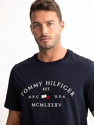 TOMMY HILFIGER t shirt blue חולצה שרוול קצר עם רקמה בחזית בצבע נייבי