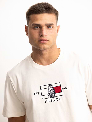 TOMMY HILFIGER t shirt white חולצה שרוול קצר עם הדפס משולב רקמה בחזית בצבע לבן