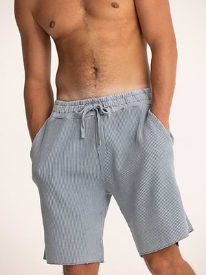 PALM MYKONOS light blue waffle oversize short pants מכנס אוברסייז בד וופל בצבע תכלת אפור (חלק מסט)