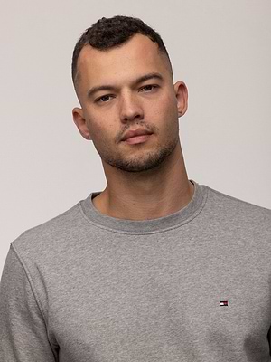 TOMMY HILFGIER sweatshirt small logo סווטשירט בצבע אפור לוגו קטן - M