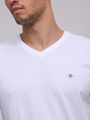 GANT t shirt small logo חולצה בצבע לבן בגזרת V - L