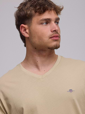 GANT t shirt small logo חולצה בצבע בז' בגזרת V - xxl
