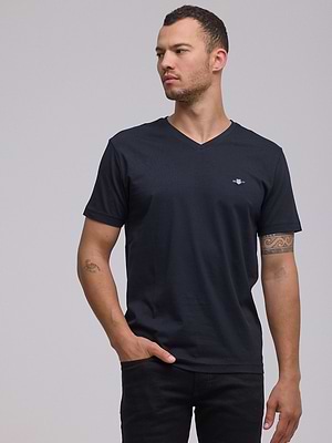 GANT t shirt small logo חולצה בצבע שחור בגזרת V - xl