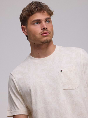 TOMMY HILFIGER logo t shirt חולצה בצבע בז' עם לוגו קטן כיס וטקסטורה - S