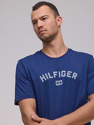 TOMMY HILFIGER logo t shirt חולצה בצבע כחול עם לוגו הילפיגר במרכז המוצר - xl