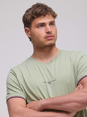 TOMMY HILFIGER logo t shirt חולצה בצבע ירוק פיסטוק עם לוגו מלל במרכז המוצר - L