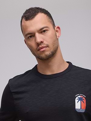 TOMMY HILFIGER logo t shirt חולצה בצבע שחור עם לוגו צידי עץ דקל - S