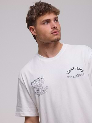 TOMMY HILFIGER logo t shirt חולצה בצבע לבן עם הדפס צידי ולוגו אחורי אמריקה - s