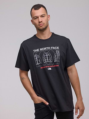 THE NORTH FACE logo t shirt חולצה בצבע שחור עם הדפס מעיל בחזית - XL
