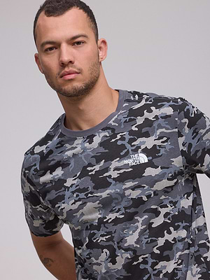 THE NORTH FACE logo t shirt חולצה בצבע קומופלאש הסוואה עם לוגו קטן לבן בצד - L