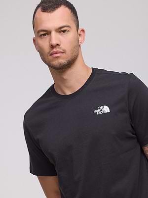 THE NORTH FACE logo t shirt חולצה בצבע שחור עם לוגו קטן צידי והדפס הרים בגב - L