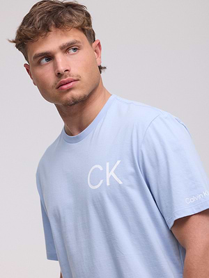 CALVIN KLEIN logo t shirt חולצה בצבע תכלת עם לוגו CK צידי גדול