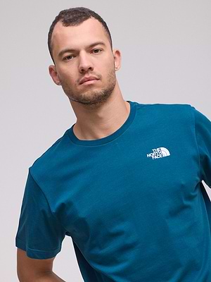 THE NORTH FACE logo t shirt חולצה בצבע כחול פטרול עם לוגו קטן צידי והדפס אורכי צר בגב - XL