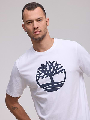 TIMBERLAND  logo t shirt חולצה בצבע לבן עם לוגו המותג בחזית המוצר כחול