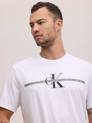 CALVIN KLEIN logo t shirt חולצה בצבע לבן עם לוגו המותג בחזית המוצר גומי ופס רוחבי
