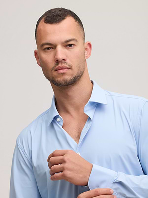 HUGO BOSS light blue slim fit  Buttoned shirt חולצה מכופתרת בצבע תכלת אל קמט