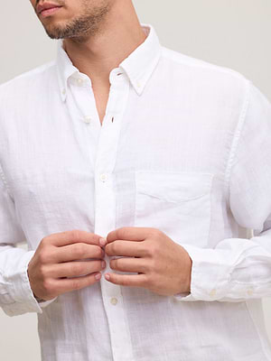 GANT linen shirt long sleeve מכופתרת פשתן שרוול ארוך בצבע לבן עם כיס ולוגו רקום טון על טון