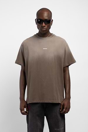 CATCH small logo t shirt חולצה בייסיק בצבע חום טאי דאי לוגו קטן במרכז