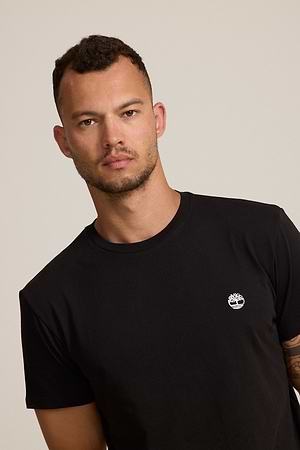 TIMBERLAND  logo t shirt חולצה בצבע שחור עם לוגו עיגול קטן בצבע לבן - m