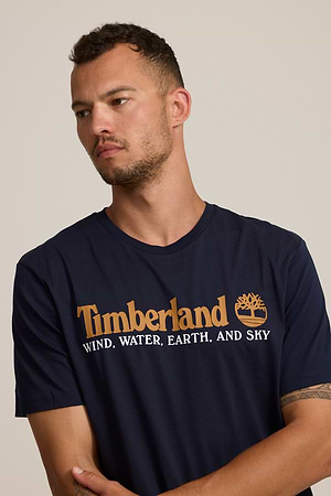 TIMBERLAND logo t shirt חולצה בצבע שחור עם הדפס המותג בחזית המוצר כתום P-125