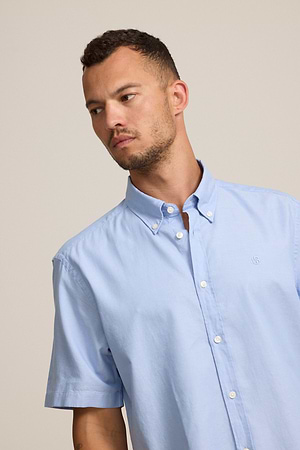 HUGO BOSS light blue regular fit  Buttoned shirt חולצה מכופתרת שרוול קצר בצבע תכלת לוגו טון על טון