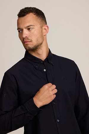 HUGO BOSS black slim fit  Buttoned shirt חולצה מכופתרת בצבע שחור עם לוגו המותג