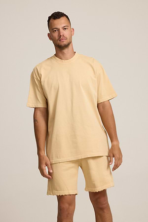 PALM MYKONOS beige banana oversize t shirt חולצה אוברסייז בצבע בז' בננה בייסיק עם קרעים (חלק מסט)