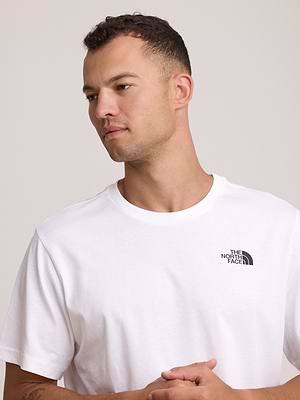THE NORTH FACE logo t shirt חולצה בצבע לבן עם לוגו צידי והדפס בגב T-29