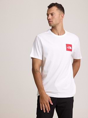 THE NORTH FACE logo t shirt חולצה בצבע לבן עם לוגו ריבוע צידי אדום בגב T-17