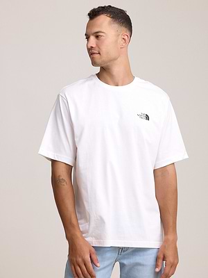 THE NORTH FACE logo t shirt חולצה בצבע לבן עם לוגו צידי והדפס בגב T-60