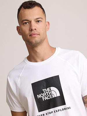 THE NORTH FACE logo t shirt חולצה בצבע לבן עם ריבוע במרכז המוצר בצבע שחור  T-70 - xxl