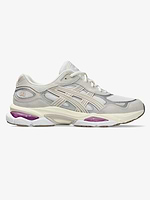 ASICS gel-nyc 2.0 white\ cream  סניקרס ניו יורק בצבע בז' סגול  1203A895-101        A-18