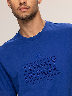 TOMMY HILFIGER blue t shirt חולצה בצבע כחול רויאל עם רקמה בחזית X-43